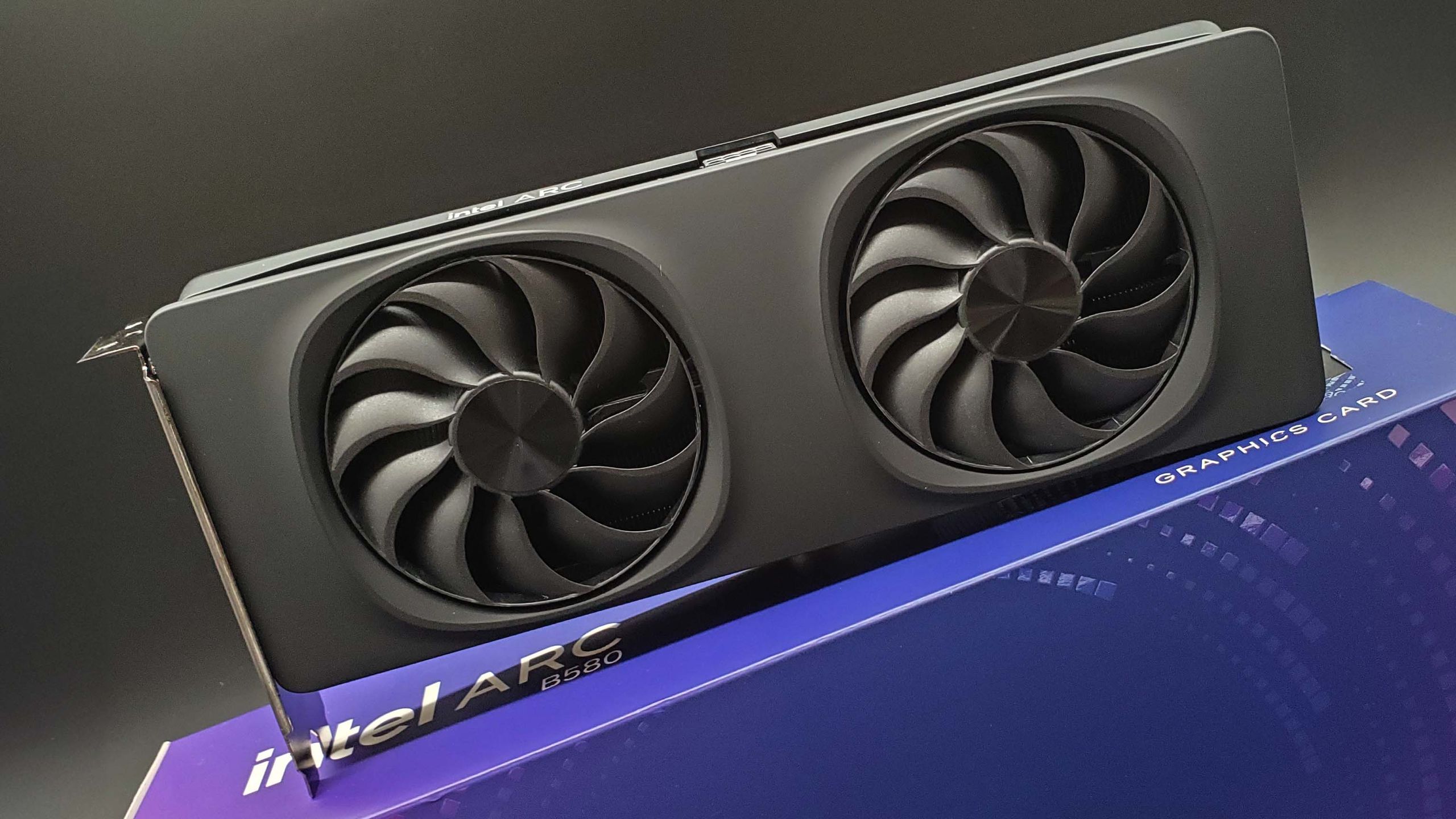 Intel's G31 GPU Emerges as a Professional Powerhouse with 32GB VRAM