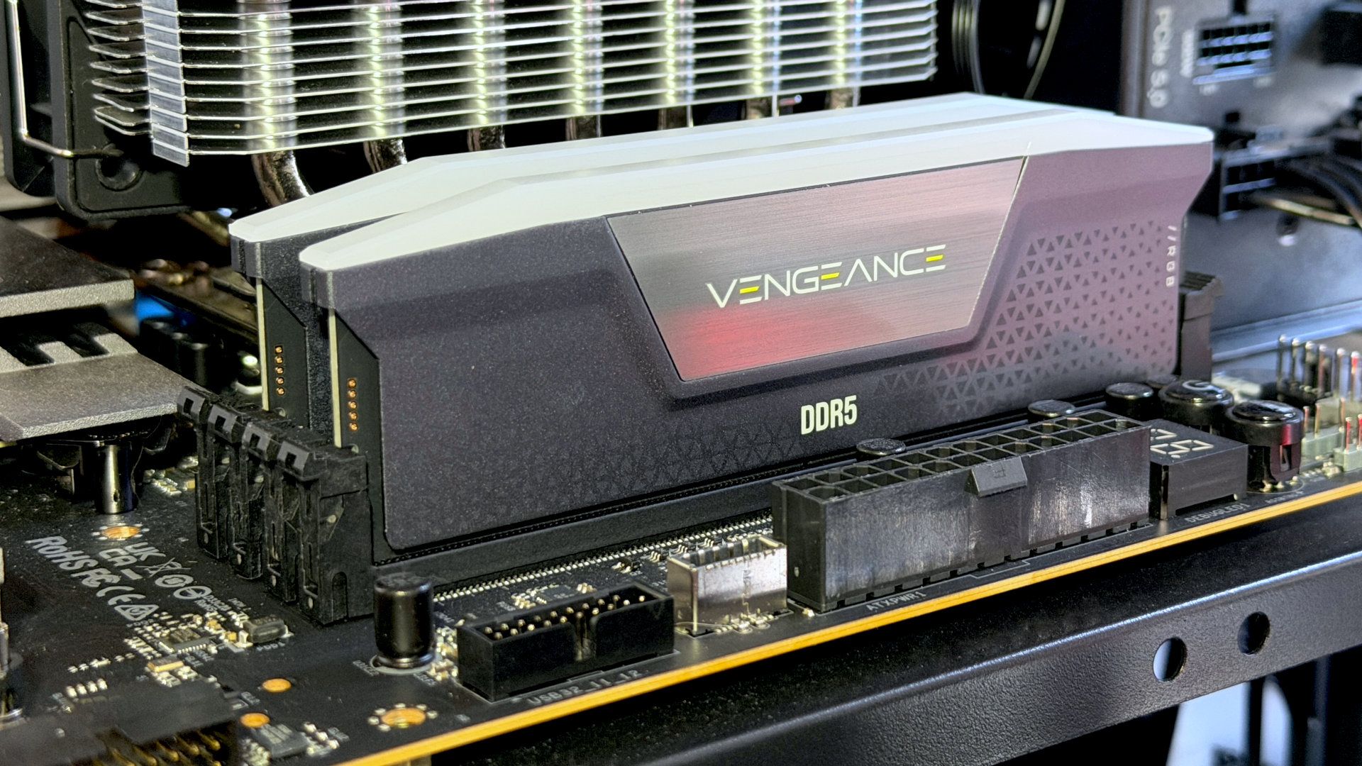 16GB DDR5 vs. 32GB: Is the RAM Upgrade Still Worth It in 2026?