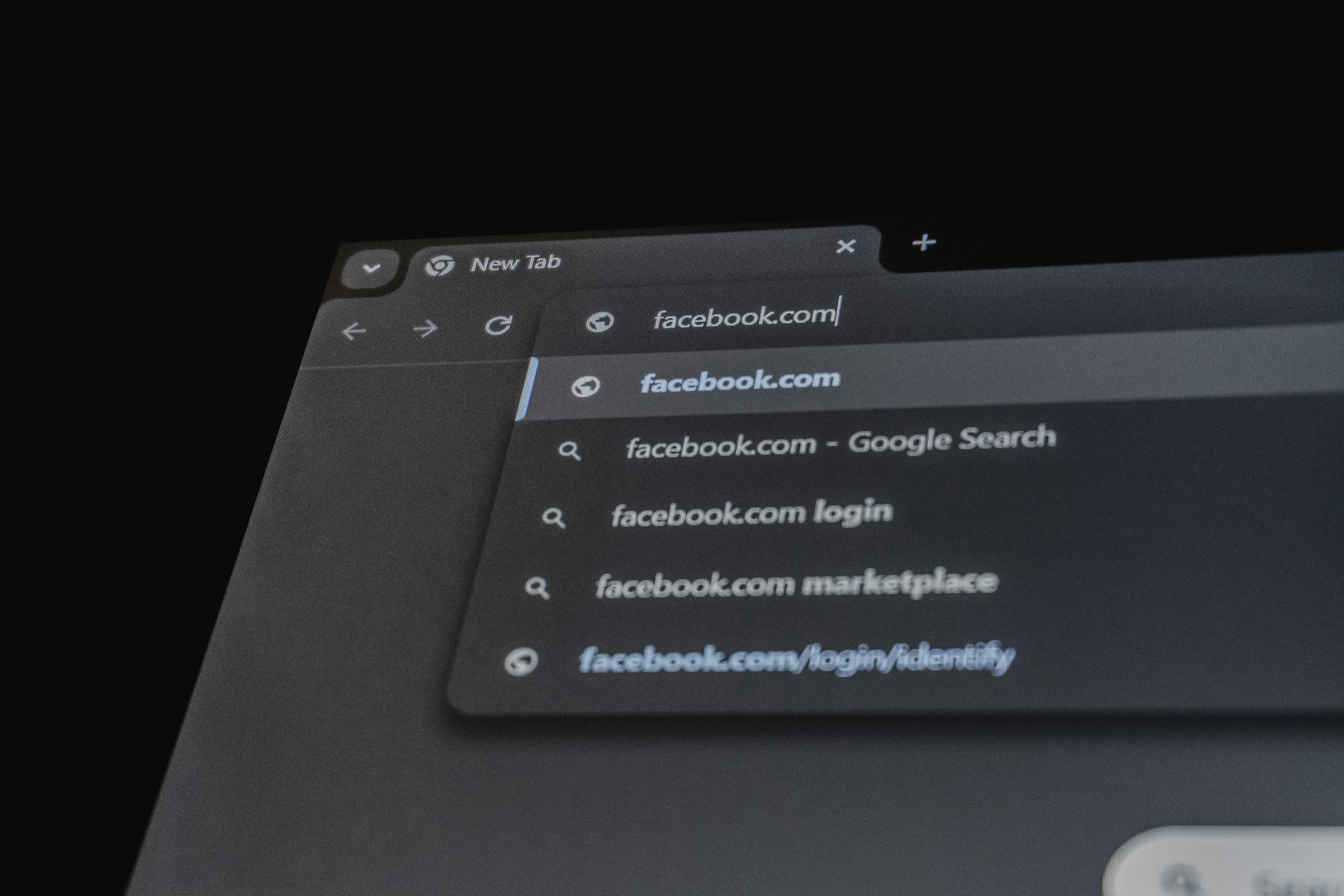 <strong>Facebook ads posing as Windows 11 upgrades are stealing passwords and crypto—here’s how to stay safe</strong>