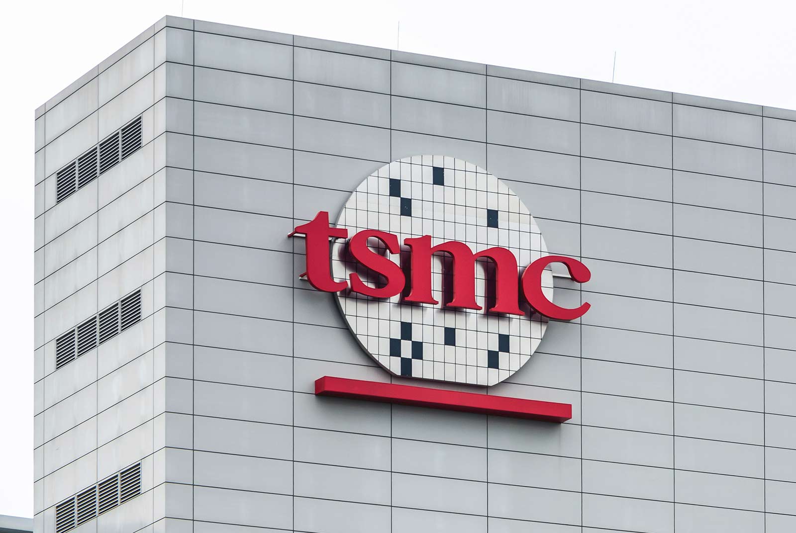 TSMC's 3nm Process: A Supply Chain Tightrope