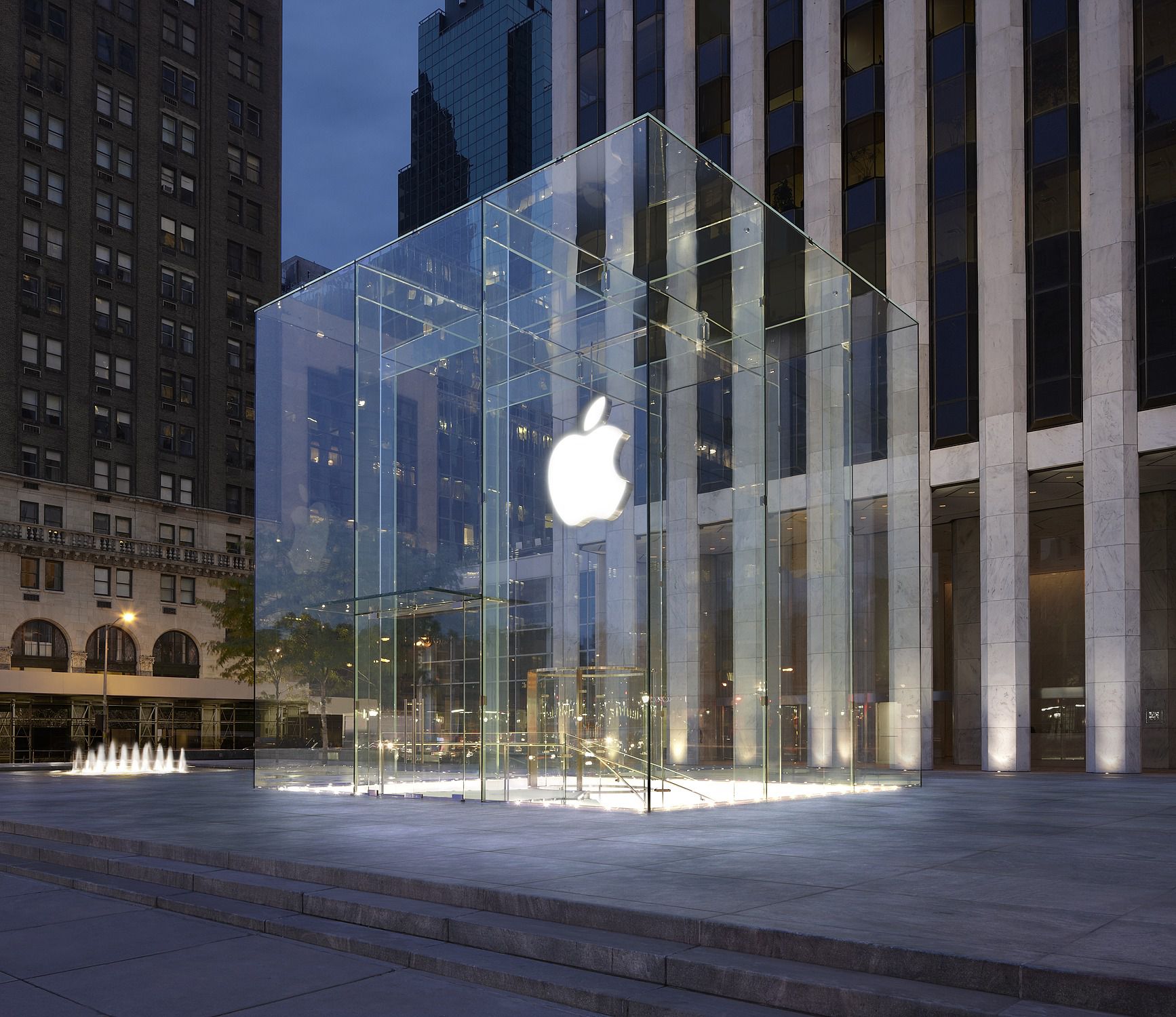 Apple's Bulk DRAM Moves Spark Market Tensions