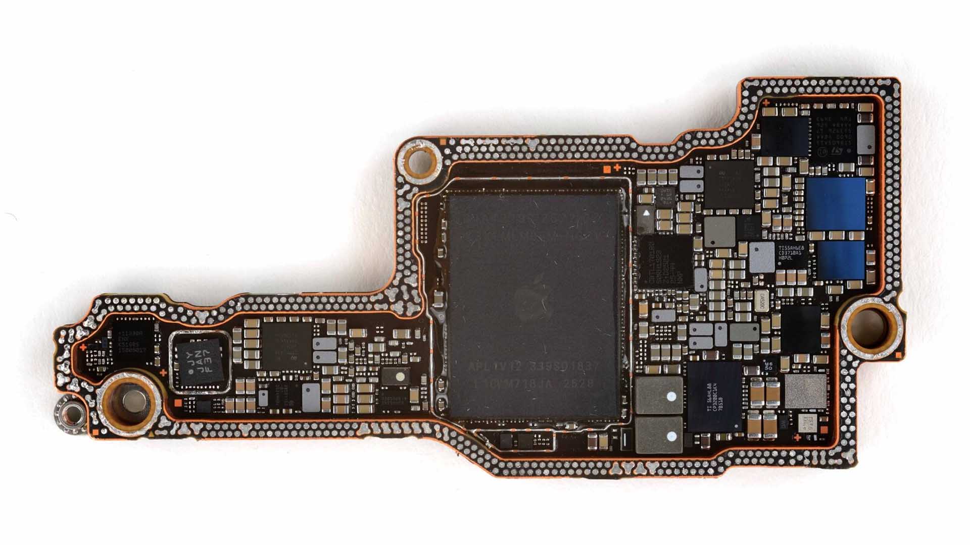 Apple's DRAM Shift: Stability Over Savings in a Volatile Market