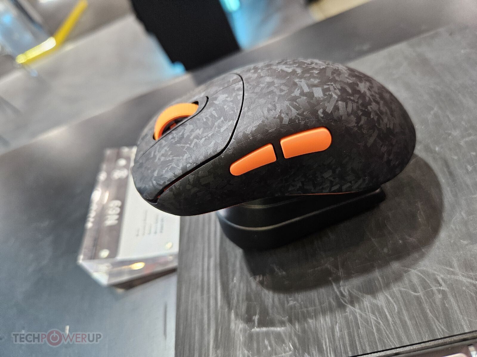 Precision Meets Durability: FLEsports' Carbon Fiber Peripherals for Performance Gamers