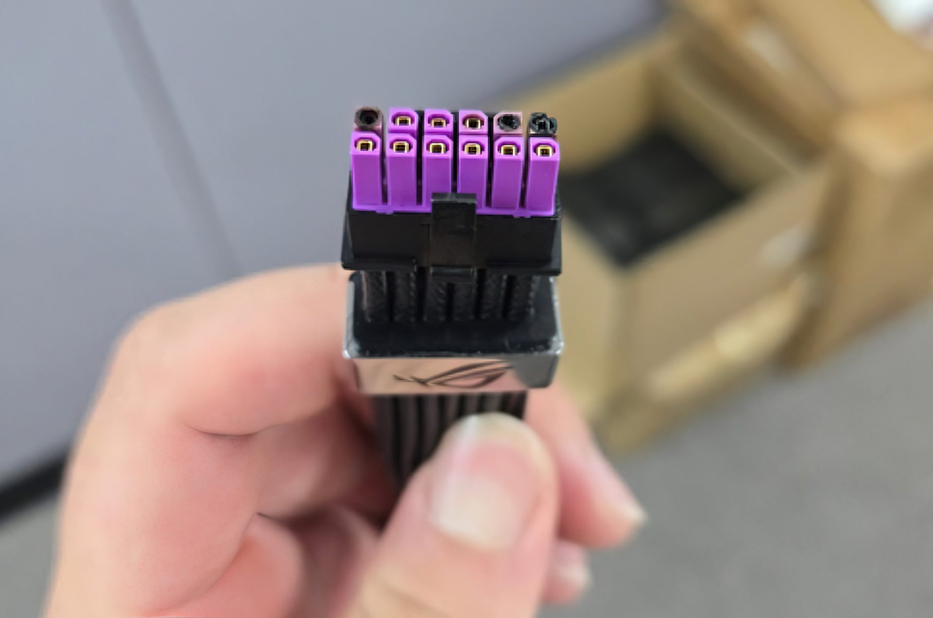 The ASUS ROG Equalizer Cable: A Stabilizer with a Thermal Catch