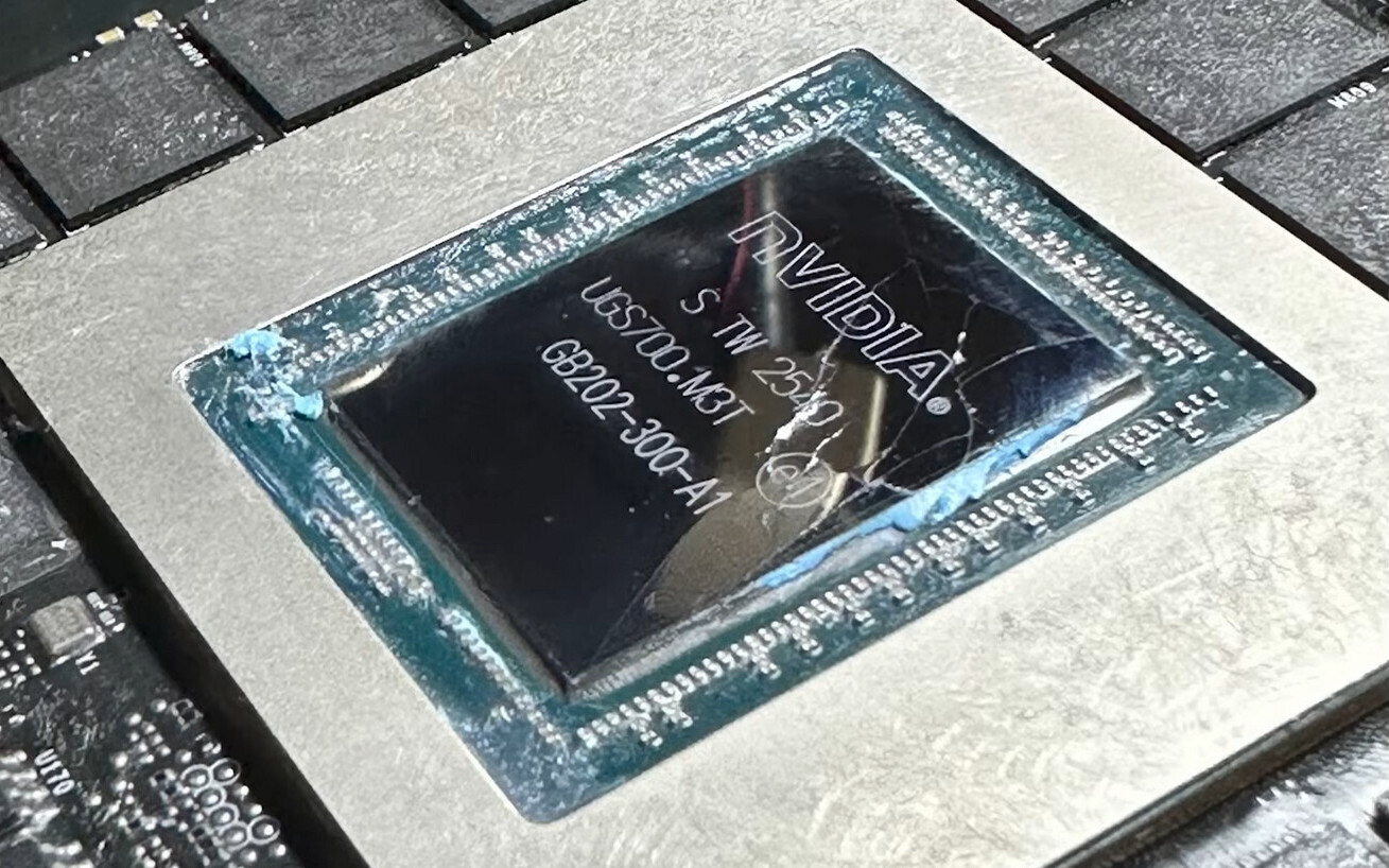 MSI RTX 5090 Lightning Z GPU Suffers Fatal Damage in Extreme Overclocking Test