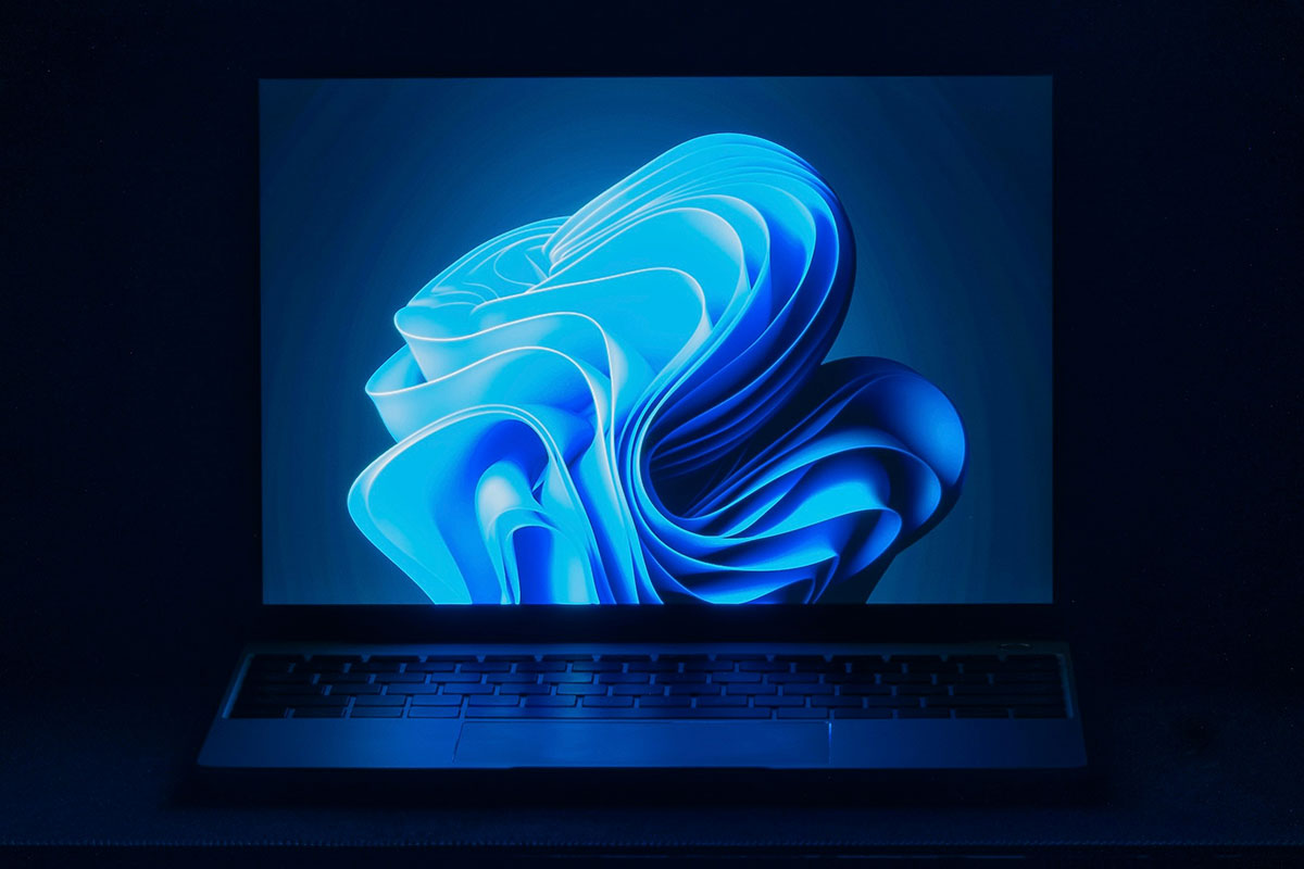 The Unseen Windows 11: 18 Radical Tweaks to Turn Your OS Into a High-Performance Privacy Fortress