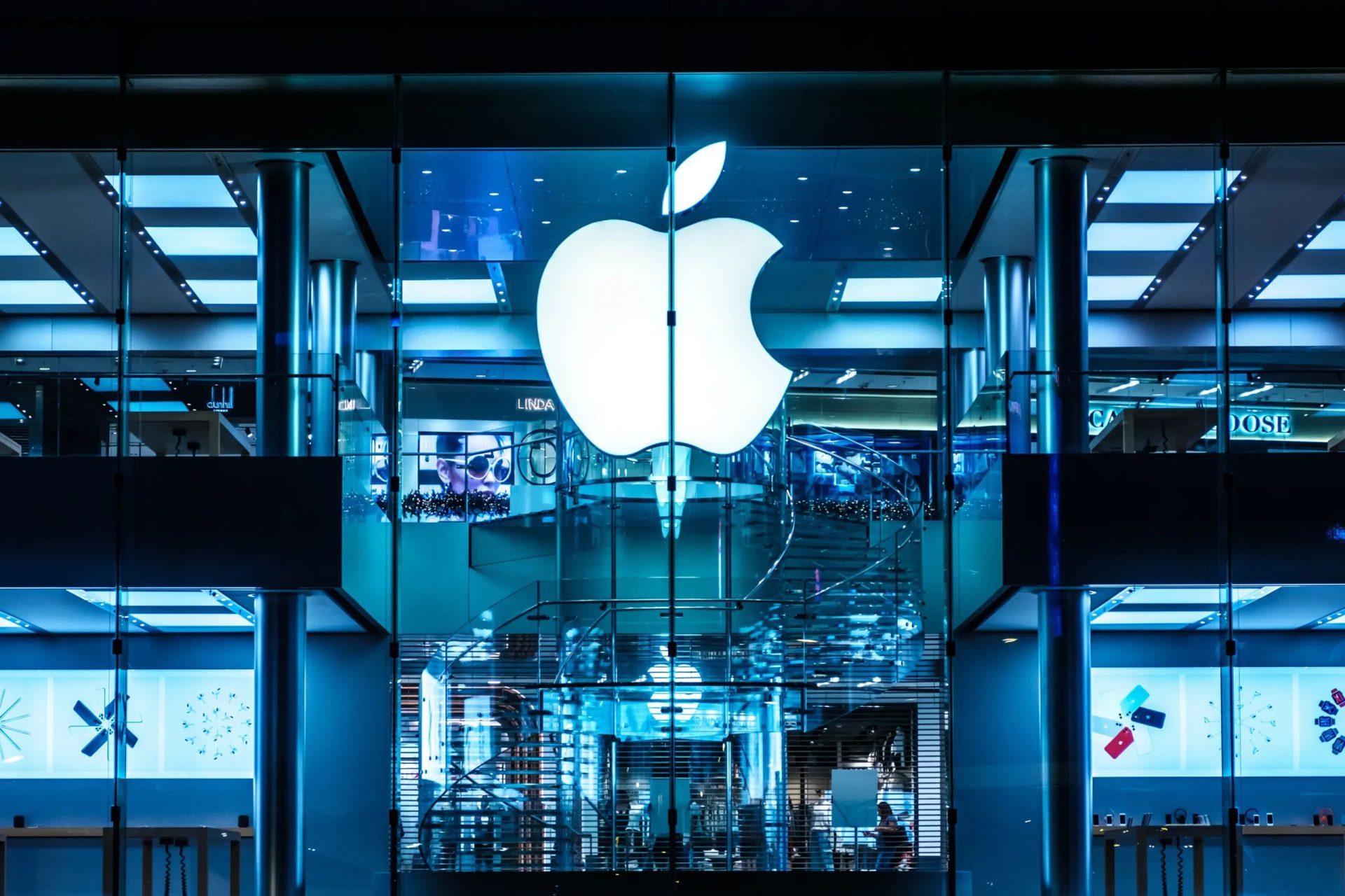Apple's AI Hire Signals Strategic Pivot in Digital Commerce