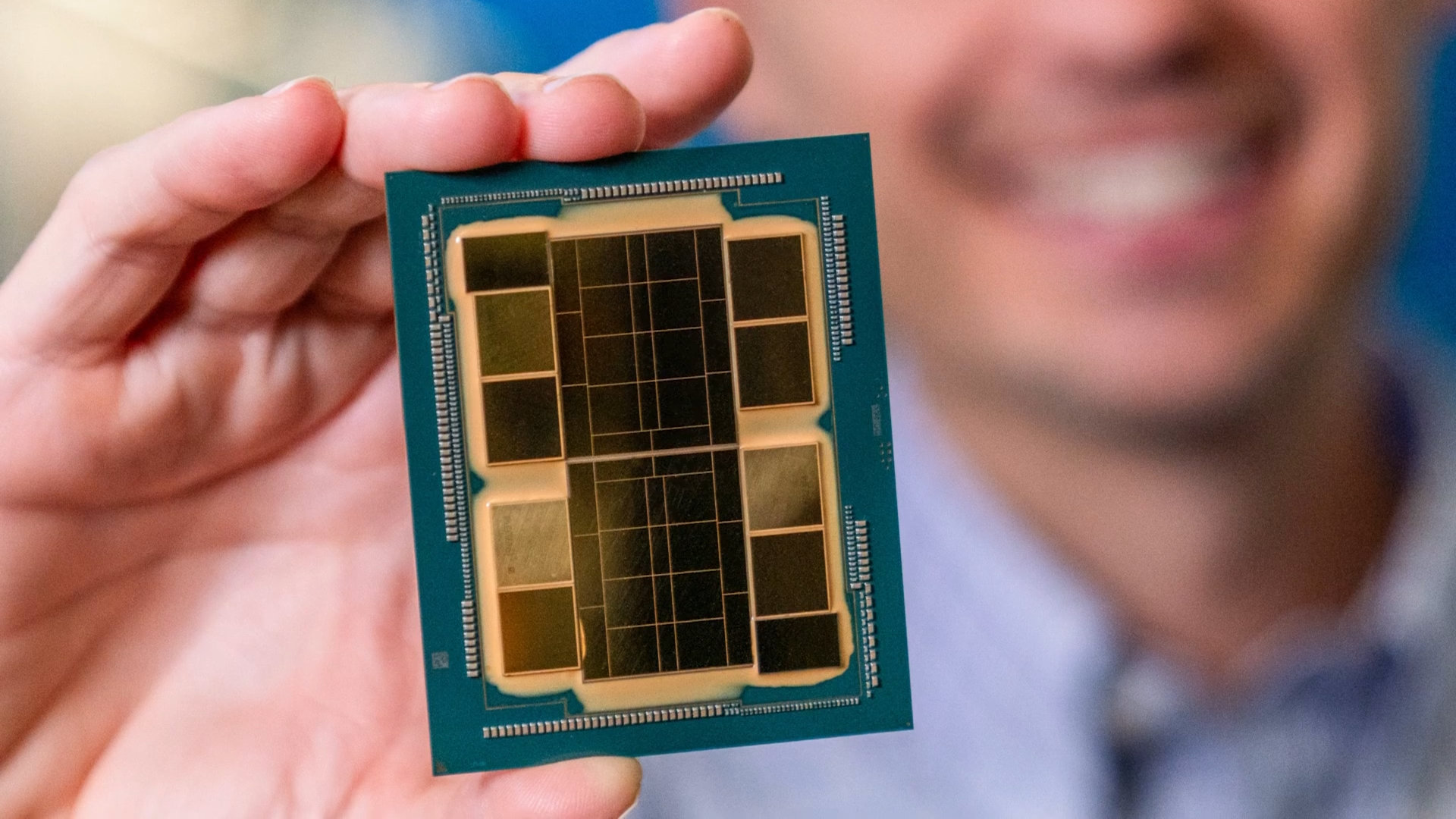Intel's EMIB Packaging Gains Traction in AI Market, Challenging TSMC's Dominance