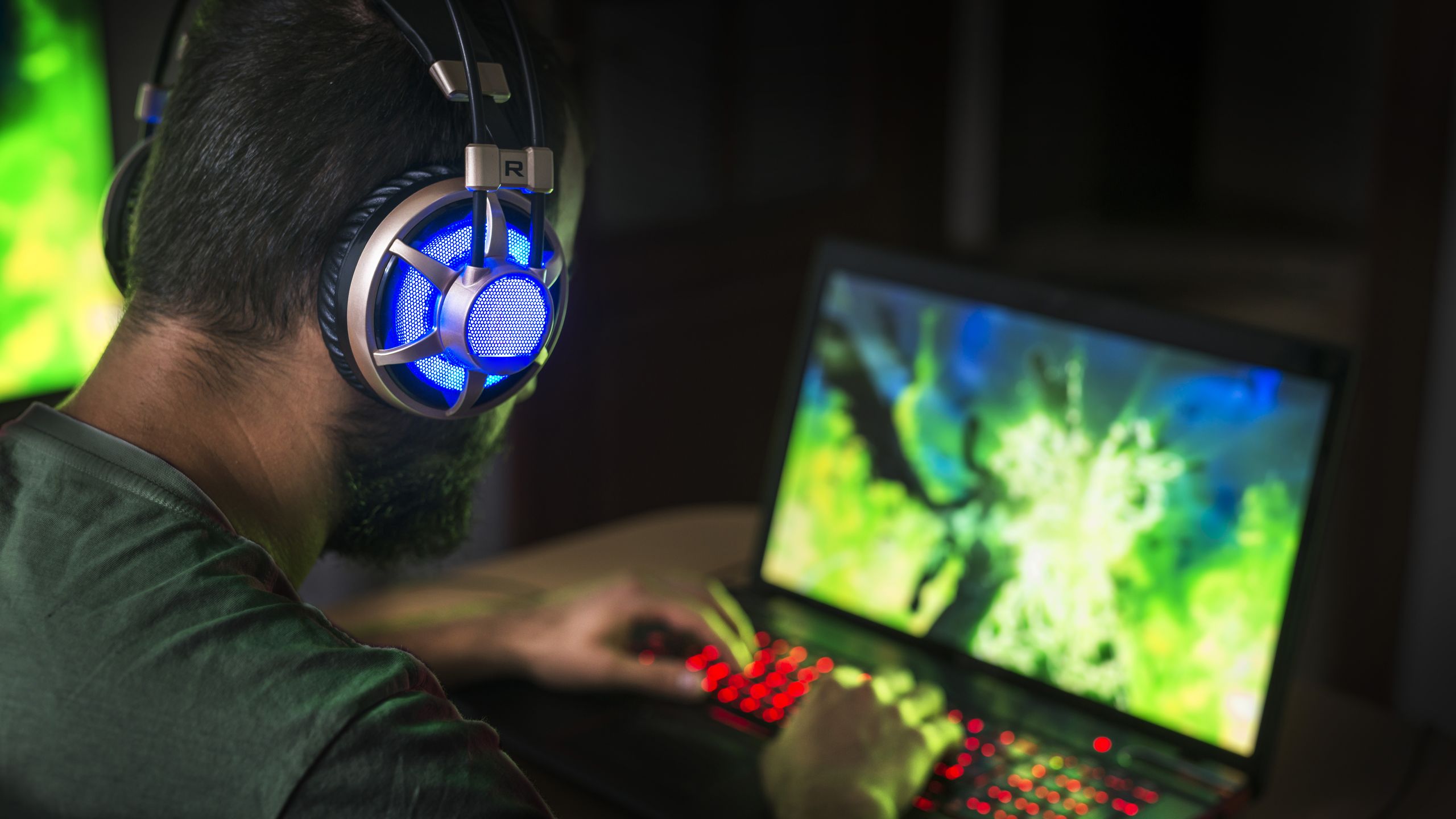AMD's gaming laptop strategy: performance over portability?