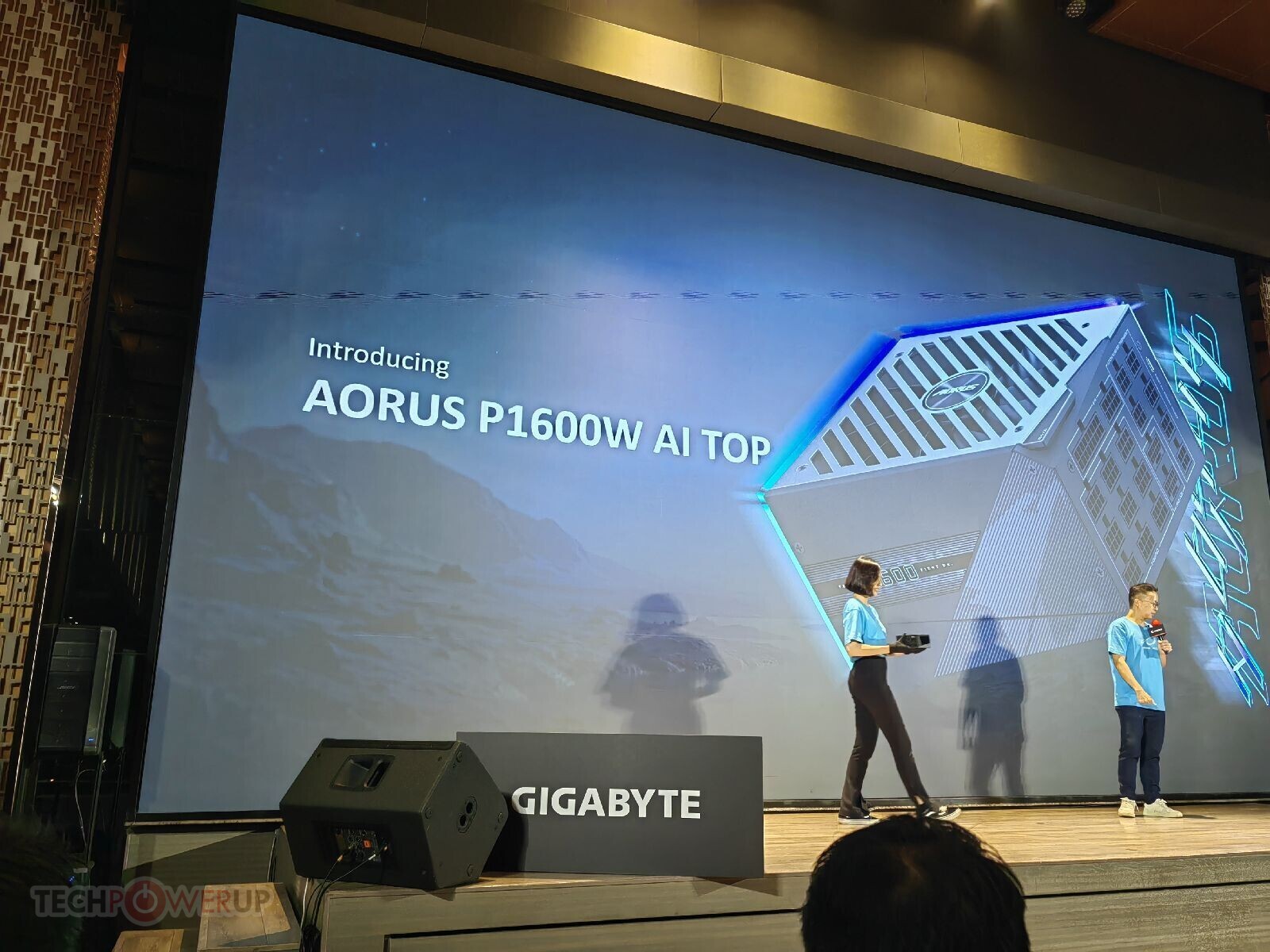 Gigabyte Introduces Revolutionary PSU and Case with Interactive Displays