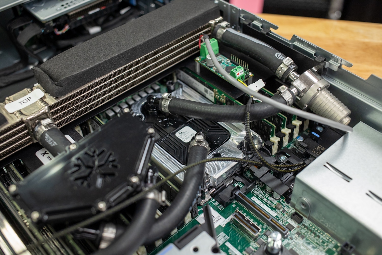 JetCool SmartPlate: A New Standard for Liquid Cooling in Dell Servers